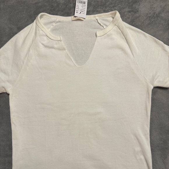 Brandy Melville Bundle: tank and tee in white - Picture 5 of 7